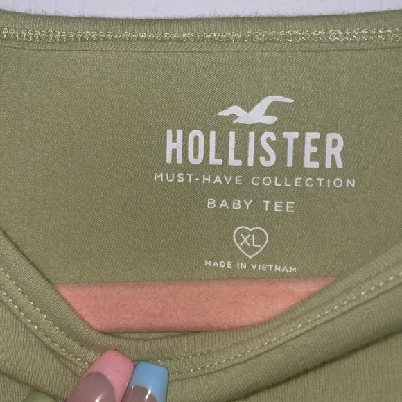Hollister long sleeve - Picture 2 of 3